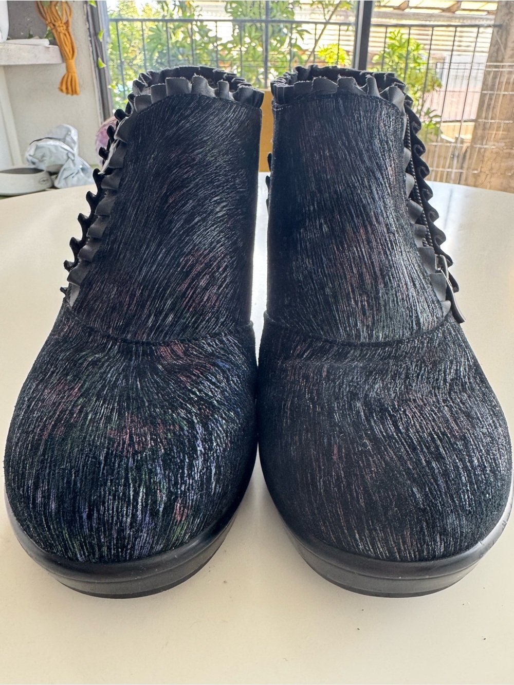 Alegria Hannah Ankle Boots, size 38-iridescent/ rainbow dark finish